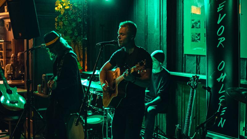 Trevor Ohlsen - Live at Leigh's Winery in Escanaba Michigan - Visit Escanaba