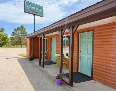 Peninsula Point Lodge