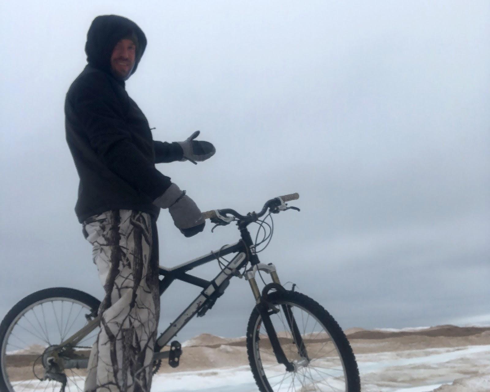 Snow biker